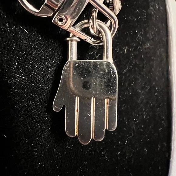 Authentic Hermes 2002 Annee Mediterrannee Cadena bag charm padlock in silver - Picture 4 of 7